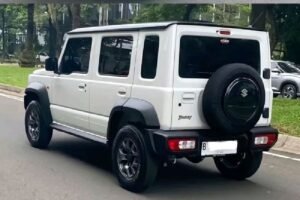 Mobilitas Offroad Tanpa Batas! Suzuki Jimny 5 Pintu Harga dan Fitur Terbaru yang Menggoda