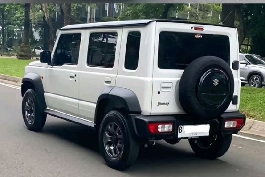 Mobilitas Offroad Tanpa Batas! Suzuki Jimny 5 Pintu Harga dan Fitur Terbaru yang Menggoda