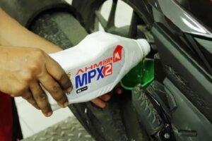 Wajib Tahu! Jangan Abaikan Oli Mesin Motor Anda Dampak Telat Mengganti Oli dan Cara Menghindari Risikonya