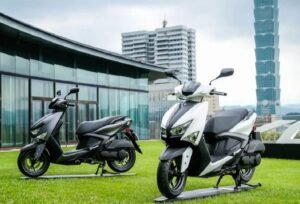 Gebrakan Yamaha! Motor Baru yang Memiliki Bagasi Helm dan Efisiensi BBM 49 Km/Liter!