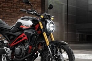 Honda CB150R 2024 Mengaspal dengan Gaya Neo Sport Café yang Menggoda!