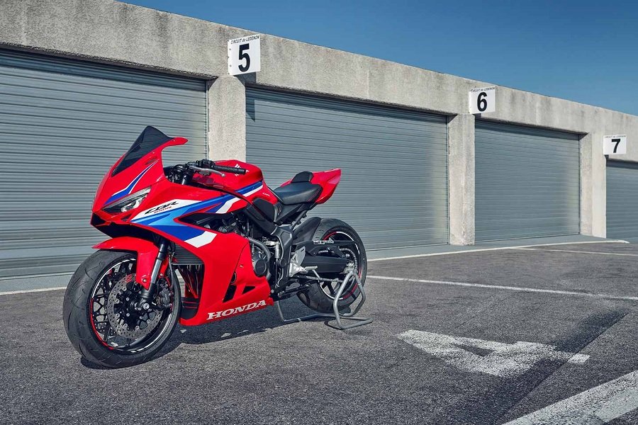 Honda CBR650R 2024 Terobosan Baru Honda di Dunia Motor Sport!