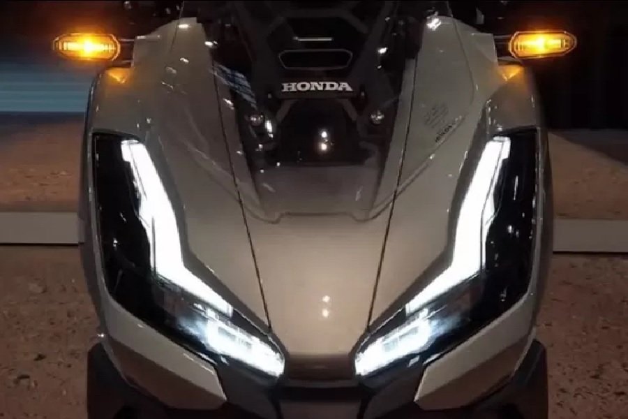 Ini Dia Perang Skutik Maxi Terpanas! New Honda PCX 175 Vs. Yamaha Nmax Siapakah Pemenangnya
