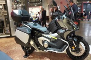 Keren Abis! Honda ADV X-750 2024 Motor Mesin 2 Silinder, Bisa Matic dan Manual! Cek Speknya Sekarang!