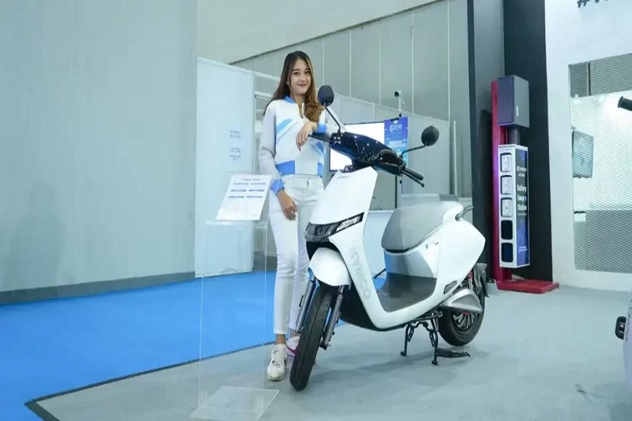 Kymco Ionex Many 110 EV Skuter Retro dengan Teknologi Canggih, Tantangan Serius bagi Honda Scoopy dan Yamaha Fazzio!