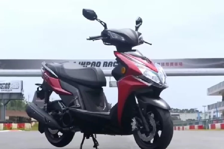 Kymco Racing H 150 Matic Matic Maxi Grand Touring dengan Tampilan Futuristik
