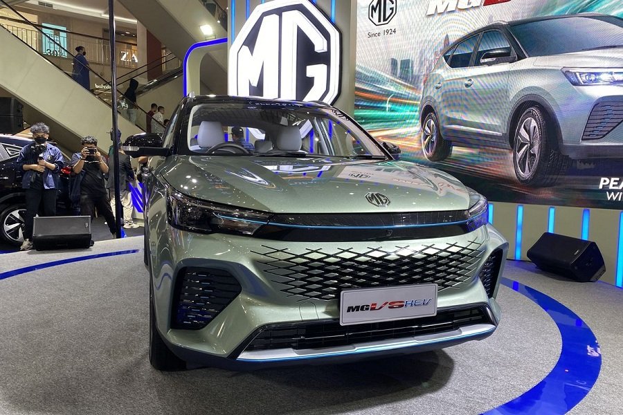MG VS HEV Meluncur Mobil Listrik Mewah dengan Fitur Canggih yang Bikin Semua Orang Tergoda!