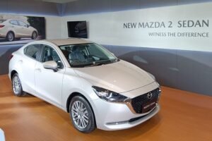 Mazda 2 Sedan Kompak Pilihan Ideal untuk Mudik Lebaran, Desain Unik Bikin Keluarga Nyaman!
