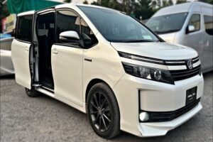 Mengetahui Rahasia Toyota Voxy Desain Ikonik, Performa Unggul, dan Fitur Canggih!