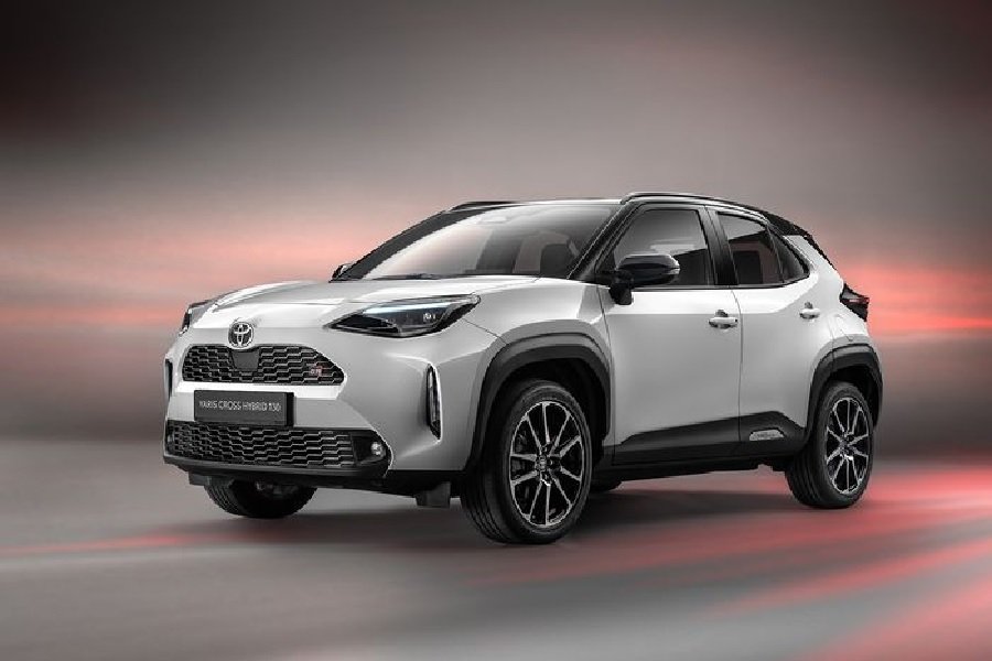 Menjelajahi Perjalanan Jarak Jauh dengan Kenyamanan Maksimal Mengapa Toyota Yaris Cross Hybrid adalah Pilihan Terbaik untuk Keluarga Anda