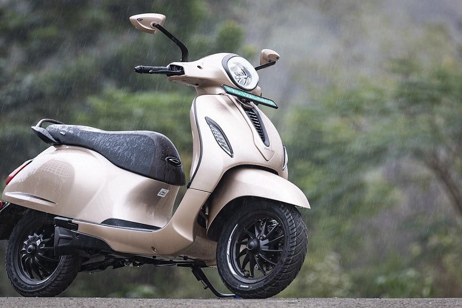 Revolusi Mobilitas Bajaj Chetak Motor Listrik - Teman Berkendara Anda yang Tidak Tergantikan!
