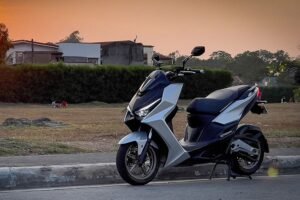 Skutik Baru yang Menggemparkan Dunia Otomotif Kymco KRV 180i DDS!