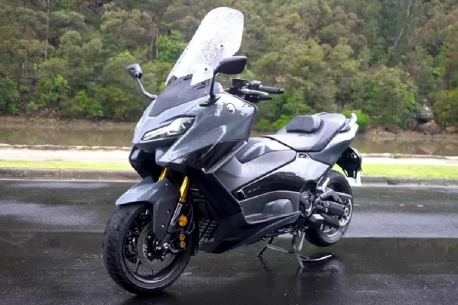 Skutik Bongsor KMAX 180 Tampil Agresif, Performa Andal, Fitur Canggih!
