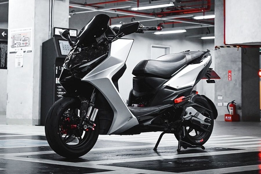 Skutik Mematikan! Kymco KRV 180i DDS Mesin Besar, Harga Terjangkau, dan Fitur Keselamatan Canggih!