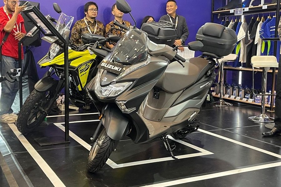 Suzuki Burgman Street 125EX Skutik Mewah nan Lincah untuk Perjalanan Jauh, Fitur Canggih dan Desain Elegan yang Bikin Tergoda!
