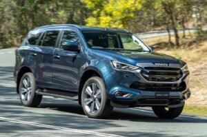 Teliti sebelum membeli! Isuzu Mu-X Lebih Terjangkau dari Fortuner dan Pajero Sport Berikut Perbandingan Harganya