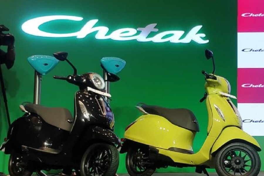 Terobosan Terbaru di Jalanan! Bajaj Chetak Motor Listrik Hemat & Revolusioner