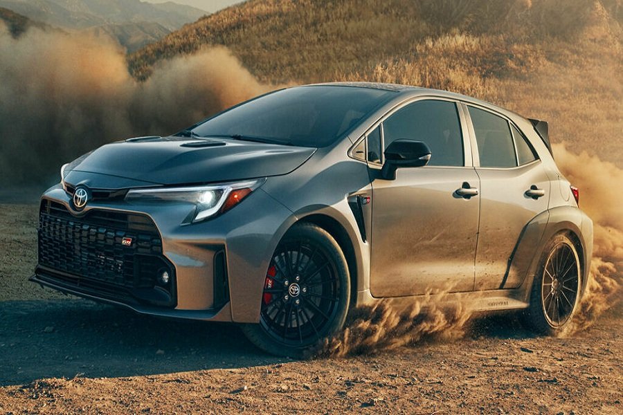 Toyota GR Corolla 2024 Menggebrak dengan Mesin Turbo 1.600 CC dan Harga Fantastis!