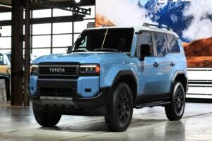Toyota Land Cruiser 2024 Mesin Turbo Baru dan Fitur Canggih Menggebrak Dunia Off Road!