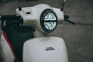 Wah, Ternyata Honda NS125LA Mirip Vespa Matic dan Performanya Bikin Melongo!