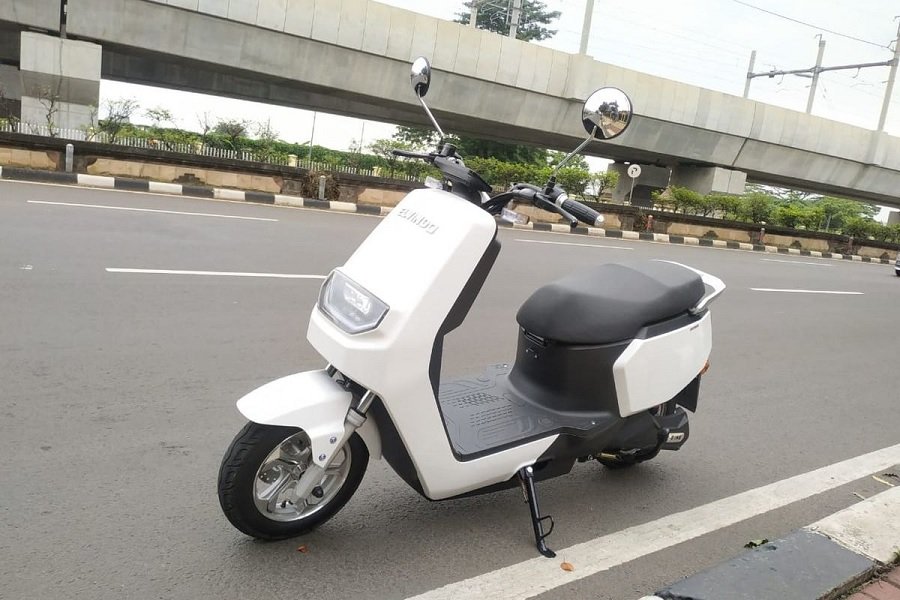 Wow! Motor Listrik Elvindo Rama Dengan Desain Futuristik Hanya Rp13 Jutaan!