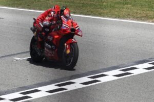 Dramatis Bagnaia Overtake Sengaja di Tikungan 5 Berujung Kemenangan Epik di MotoGP Catalunya 2024