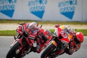 Francesco Bagnaia Dibuat Terkapar Dua Kali, Marc Marquez Bangkit dari Posisi Terpuruk!