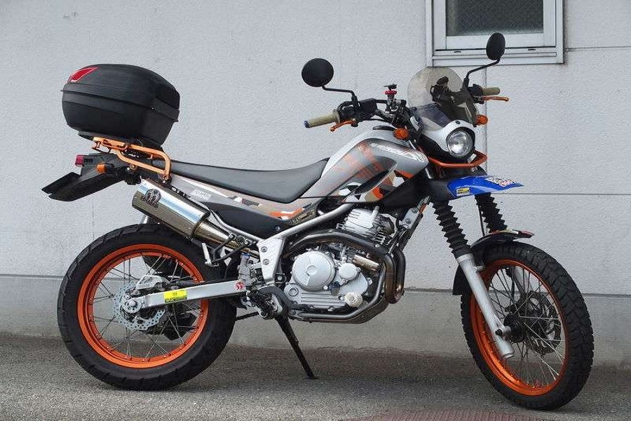 Menarik! Yamaha Serow 250 2024 Gabungan Nostalgia dan Inovasi