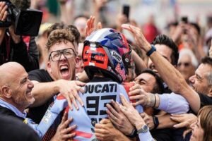 Wow Marc Marquez Sabet Podium di MotoGP Prancis 2024 Kalahkan Bagnaia di Lap Terakhir