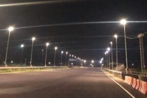 Menyala! Ini Dia Suasana Sirkuit Gelora Bung Tomo Pada Malam Hari
