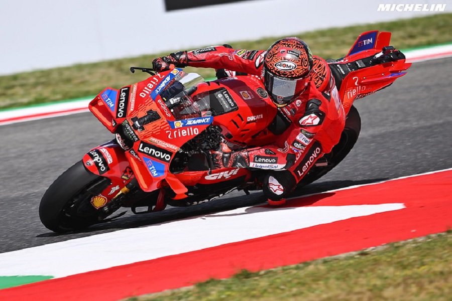 Pecco Bagnaia Pimpin Dominasi di Practice MotoGP Belanda 2024, Maverick Vinales Terkejut!