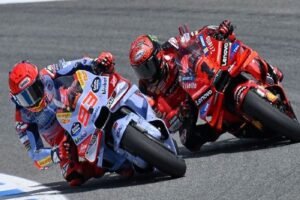 Psy War Marc Marquez Terhadap Francesco Bagnaia Siapakah Raja Lintasan di MotoGP 2025