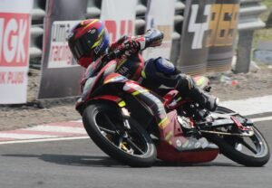 LFN HP969 Road Race 2024: Si Cepat! Jordan Badaru Pimpin Kelas Novice MP2 di Urutan Pertama!