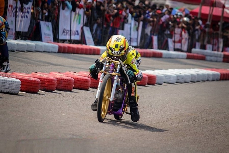 Rookie Drag Bike Bupati Malang Cup 2024: Nantikan Sensasi Balap Malam di Stadion Kanjuruhan!