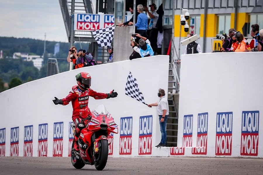Pecco Bagnaia Memasuki Jeda dengan Posisi Kuat di Puncak Klasemen MotoGP!