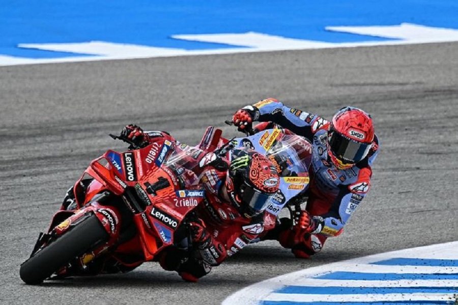 Valentino Rossi Bersuara Mengapa Francesco Bagnaia Tak Perlu Marc Marquez di Ducati