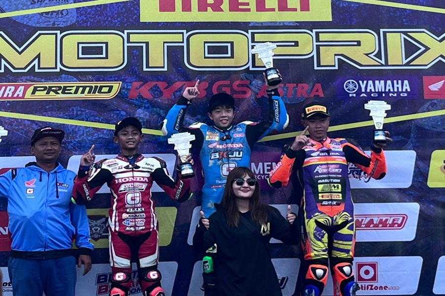 Raih Podium Pertama! Davino Britani Bayar Kekalahannya di Race 1 Dengan Manfaatkan Trek Kering Pada Gelaran Kejurnas Motoprix Seri 2 Tasikmalaya