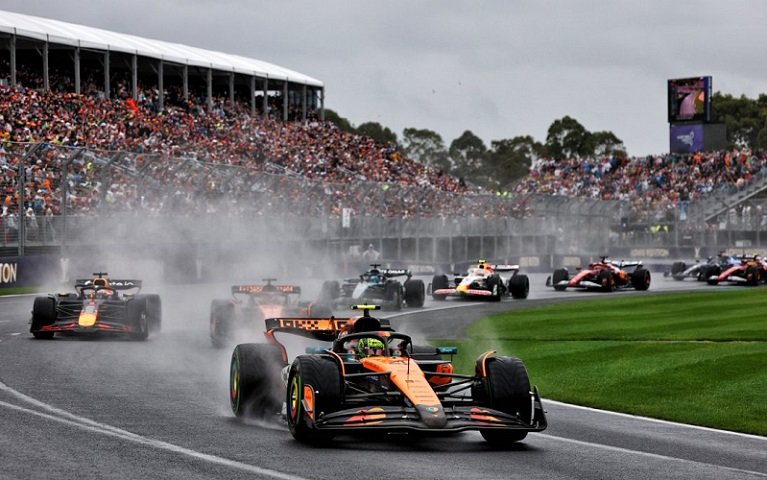 Lando Norris Menangi GP Australia 2025: Drama Cuaca,Safety Car,dan Adu Strategi Ban