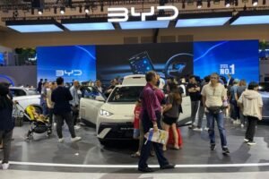 BYD Atto 1 Diserbu Pengunjung di GIIAS 2025, Mobil Listrik Murah yang Bikin Penasaran