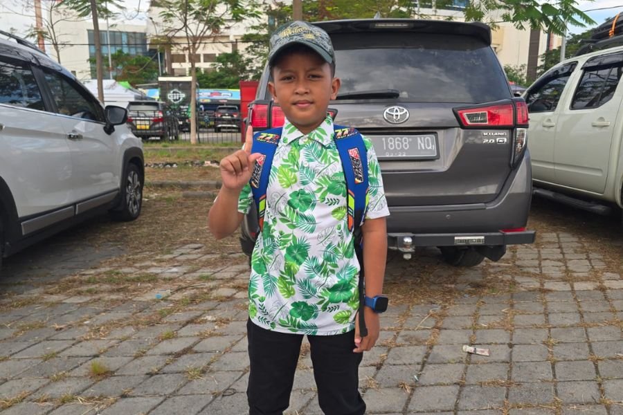 Keluarga dari Palembang Tonton Langsung Superchallenge SuperPrix 2025 di GBT Surabaya