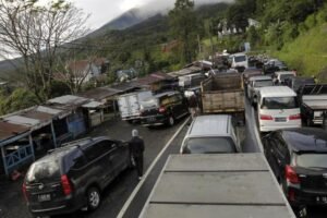 Ngeri Macet di Tanjakan? Aktifkan Fitur Ini Biar Mobil Gak Mundur Seinci Pun!