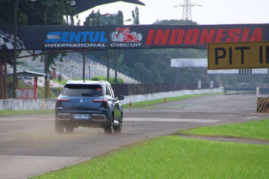 Mitsubishi Destinator Dijajal dari Tol ke Sentul: Akselerasi Nendang, Fitur Makin Canggih!