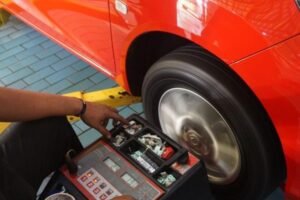 Bisa Jadi Penyebab Kecelakaan, Ini Pentingnya Merawat Ban Mobil Anda