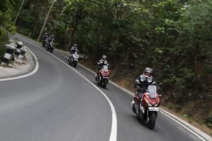 Awas Salah! Ini Cara Ngerem Motor Matic yang Benar Saat di Turunan