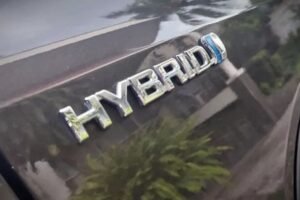 Habis Long Weekend? Cek 10 Komponen Mobil Hybrid Ini Sebelum Dipakai Harian Lagi