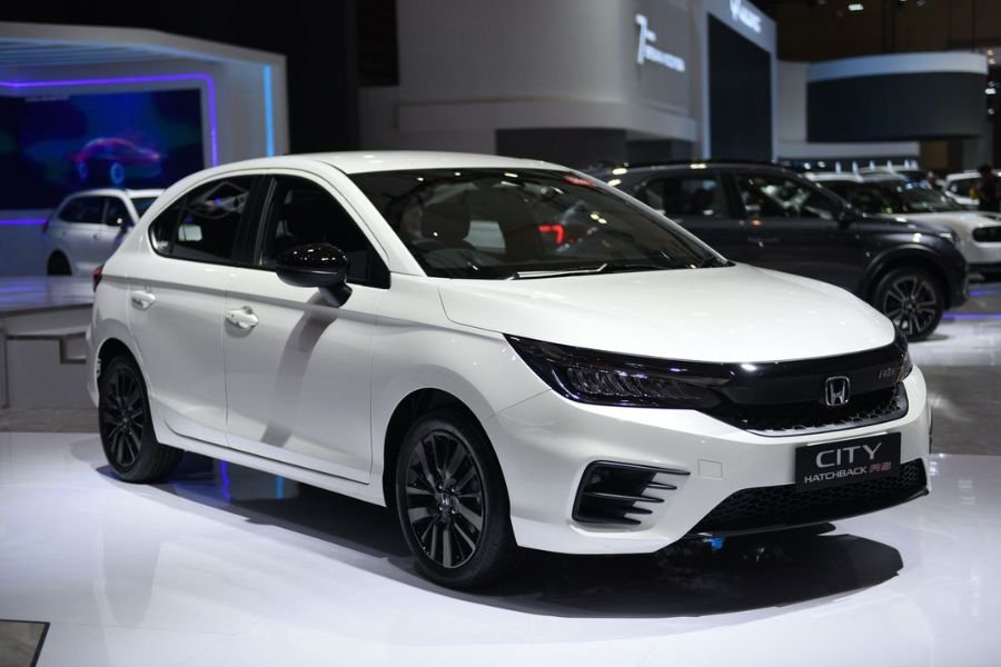 Toyota Yaris dan Honda City Hatchback Mulai Langka di GIIAS 2025, Diskon Puluhan Juta untuk Stok Terakhir!