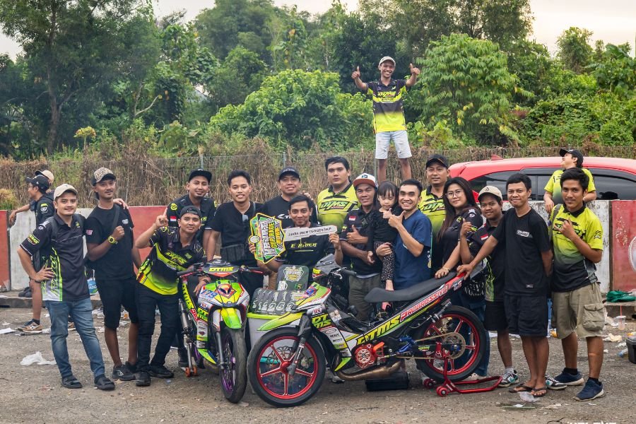DTMS Racing Team, Kajati Cup Race 2025, balap motor Samarinda, Ex Rider, H. Helmy Rachman, balap Kalimantan Timur, juara umum balap motor, tim balap senior, motor race Kaltim