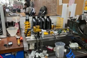 Belum Banyak yang Tahu! Begini Cara Setel Suspensi Motor Sendiri ala Ohlins Indonesia