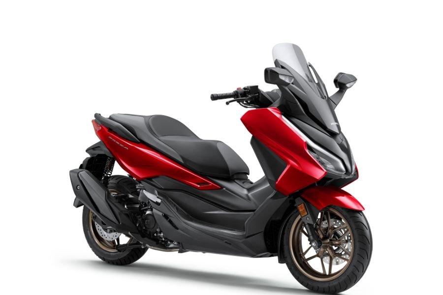 “Honda Forza 2025: Panel Meter TFT 5 Inch & Warna Eksklusif – Skutik Premium Jadi Makin Sultan!”