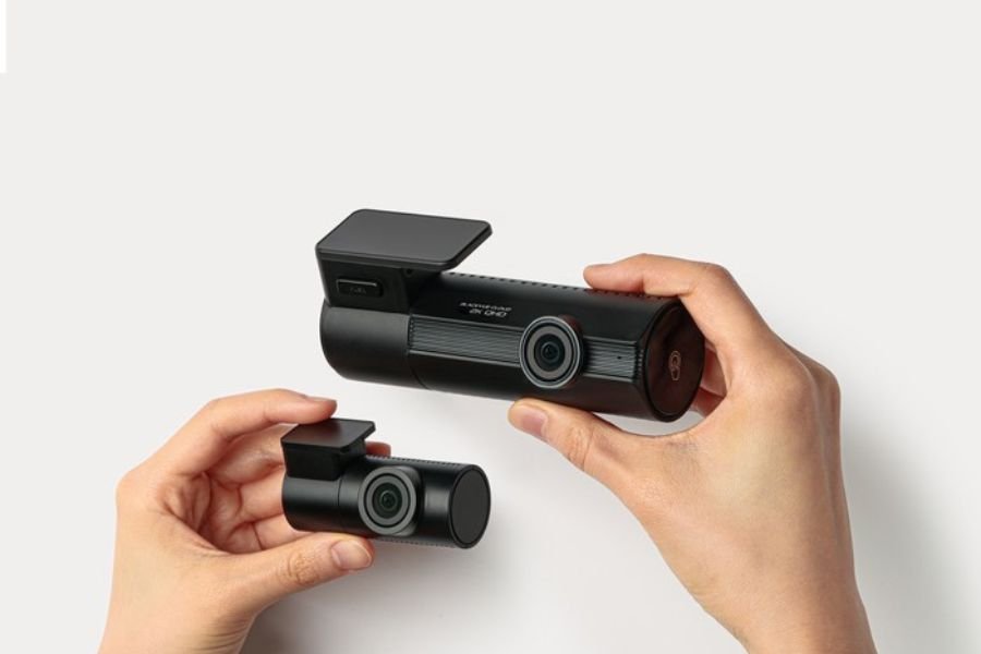 Amankah Pasang Dashcam di Mobil Listrik? Ini Penjelasan dan Rekomendasi Terbarunya